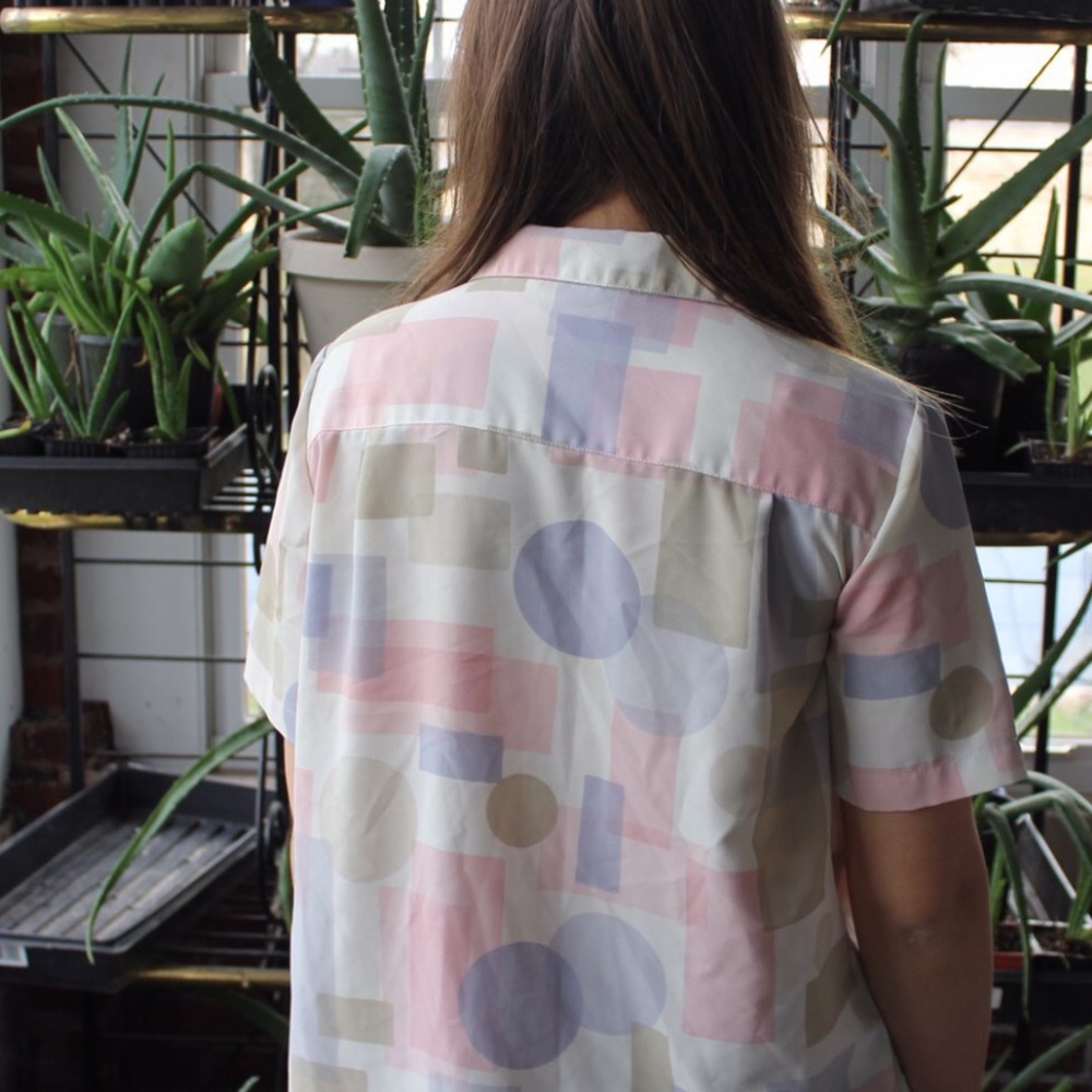 Amazing button down Pastel Top - Picture 4 of 4